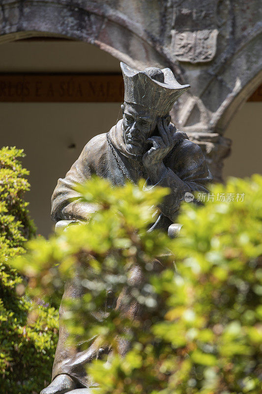 Monument Gallaecia Fvlget，圣地亚哥德孔波斯特拉大学创始人，位于参议院德尔帕拉西奥德丰塞卡